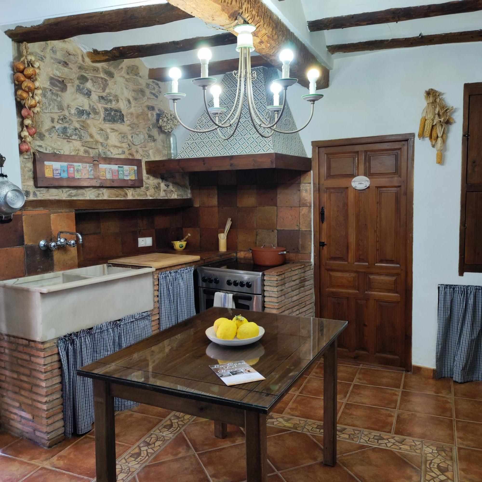 Villa Alcoba Con Patio Del Siglo XIX Vilanova de la Reina Exterior foto